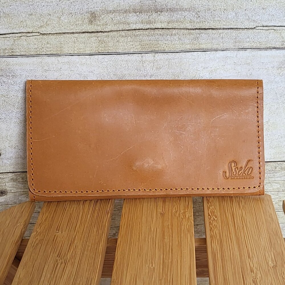 NWOT Sseko Tan Oiled Leather Trifold Wallet